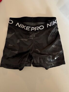 Nike Pro women’s Black Camo Compression Shorts
